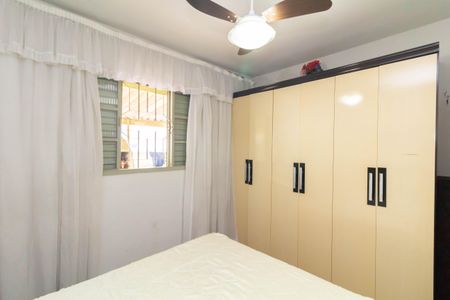 Casa à venda com 180m², 4 quartos e 3 vagas Casa à venda com 180m², 4 quartos e 3 vagasQuarto 2