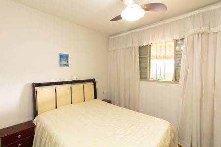 Casa à venda com 180m², 4 quartos e 3 vagas Casa à venda com 180m², 4 quartos e 3 vagasQuarto 2