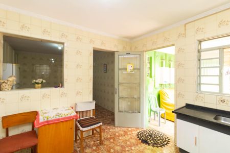 Casa à venda com 180m², 4 quartos e 3 vagas Casa à venda com 180m², 4 quartos e 3 vagasCozinha