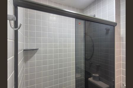 Apartamento à venda com 74m², 2 quartos e 2 vagasBanheiro da Suíte 1