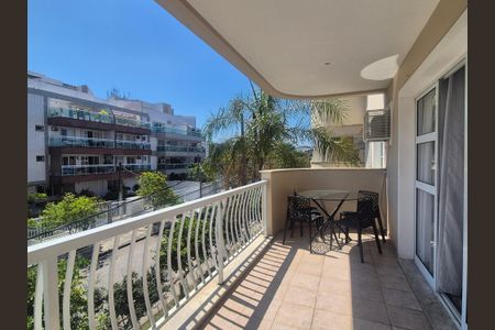 Apartamento à venda com 74m², 2 quartos e 2 vagasVaranda