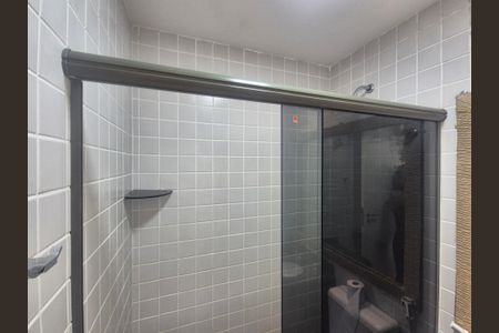 Apartamento à venda com 74m², 2 quartos e 2 vagasBanheiro da Suíte 2