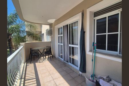 Apartamento à venda com 74m², 2 quartos e 2 vagasVaranda