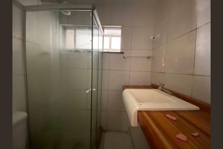 Apartamento à venda com 70m², 3 quartos e sem vaga Apartamento à venda com 70m², 3 quartos e sem vagaBanheiro social