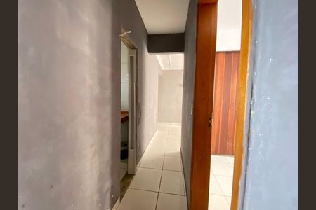 Corredor de apartamento para alugar com 3 quartos, 70m² em Todos Os Santos, Rio de Janeiro