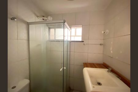 Apartamento à venda com 70m², 3 quartos e sem vaga Apartamento à venda com 70m², 3 quartos e sem vagaBanheiro social