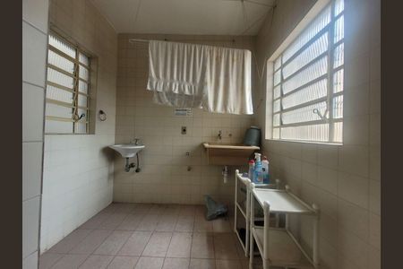 Casa à venda com 240m², 3 quartos e 2 vagas