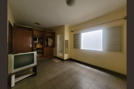 Casa à venda com 240m², 3 quartos e 2 vagas