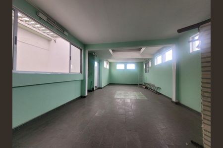 Casa à venda com 240m², 3 quartos e 2 vagas