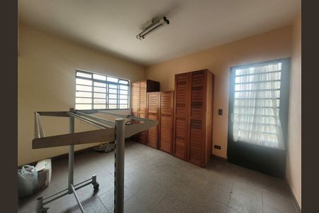 Casa à venda com 240m², 3 quartos e 2 vagas