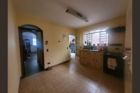 Casa à venda com 240m², 3 quartos e 2 vagas