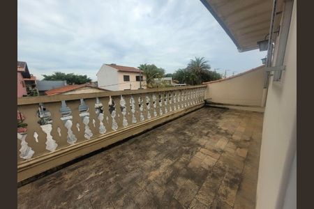 Casa à venda com 240m², 3 quartos e 2 vagas