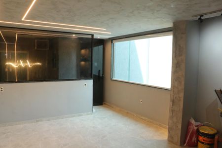 Sala de casa para alugar com 4 quartos, 200m² em Jardim Iguaçu, Nova Iguaçu