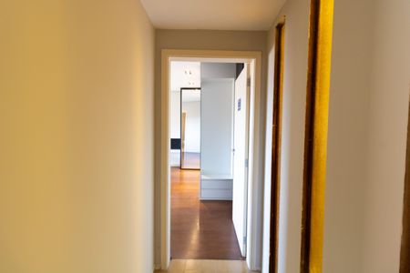 Casa para alugar com 648m², 4 quartos e 5 vagas Casa para alugar com 648m², 4 quartos e 5 vagasCorredor