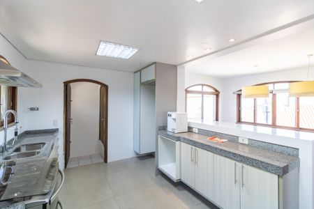 Casa para alugar com 648m², 4 quartos e 5 vagas Casa para alugar com 648m², 4 quartos e 5 vagasCozinha