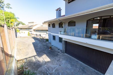 Casa para alugar com 648m², 4 quartos e 5 vagas Casa para alugar com 648m², 4 quartos e 5 vagasEntrada