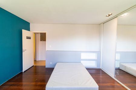 Casa para alugar com 648m², 4 quartos e 5 vagas Casa para alugar com 648m², 4 quartos e 5 vagasSuíte 4