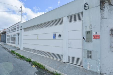 Casa à venda com 100m², 2 quartos e 2 vagasFachada