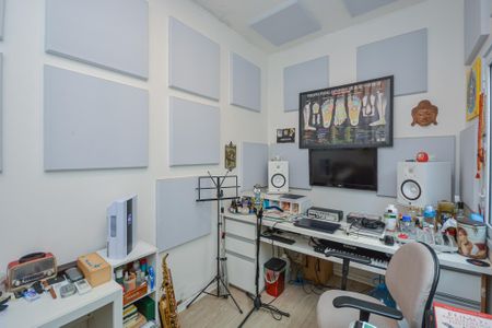 Casa à venda com 100m², 2 quartos e 2 vagasQuarto de Serviço