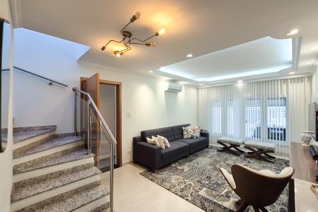 Casa à venda com 174m², 3 quartos e 2 vagas Casa à venda com 174m², 3 quartos e 2 vagasSala