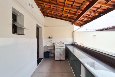 Casa à venda com 174m², 3 quartos e 2 vagas Casa à venda com 174m², 3 quartos e 2 vagasÁrea de Serviço