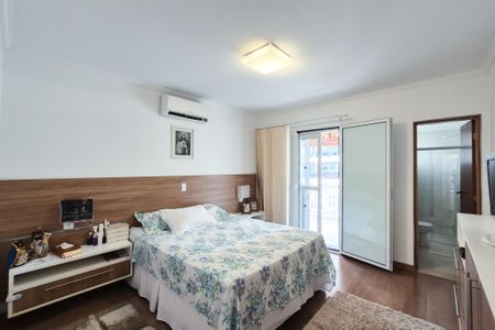 Casa à venda com 174m², 3 quartos e 2 vagas Casa à venda com 174m², 3 quartos e 2 vagasSuíte