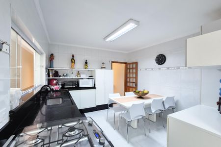 Casa à venda com 174m², 3 quartos e 2 vagas Casa à venda com 174m², 3 quartos e 2 vagasCozinha