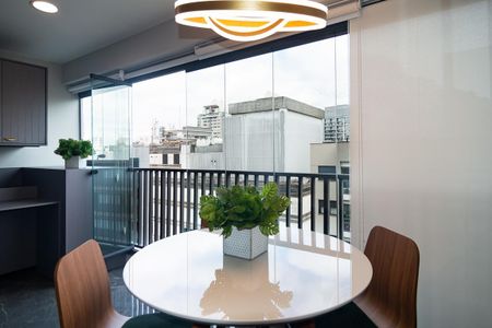 Apartamento para alugar com 42m², 1 quarto e 1 vagaVaranda