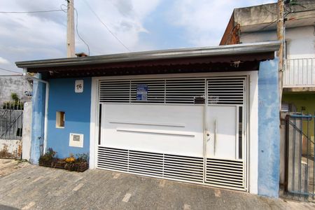 Casa à venda com 125m², 2 quartos e 1 vaga Casa à venda com 125m², 2 quartos e 1 vagaFachada