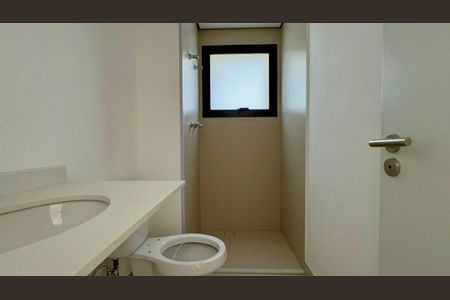 Apartamento à venda com 195m², 4 quartos e 3 vagasBanheiro da Suíte 2