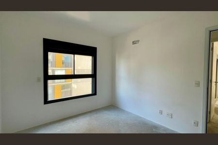 Apartamento à venda com 195m², 4 quartos e 3 vagasQuarto 2