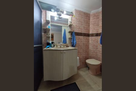 Apartamento à venda com 140m², 3 quartos e 1 vaga Apartamento à venda com 140m², 3 quartos e 1 vagaBanheiro da Suíte