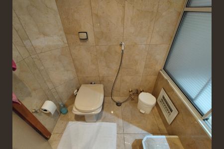 Apartamento à venda com 140m², 3 quartos e 1 vaga Apartamento à venda com 140m², 3 quartos e 1 vagaBanheiro da Suíte