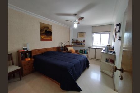 Apartamento à venda com 140m², 3 quartos e 1 vaga Apartamento à venda com 140m², 3 quartos e 1 vagaSuíte