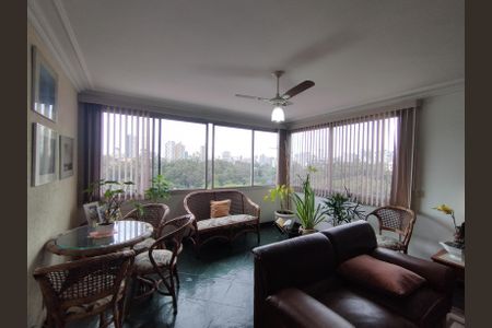 Apartamento à venda com 140m², 3 quartos e 1 vaga Apartamento à venda com 140m², 3 quartos e 1 vagaSala