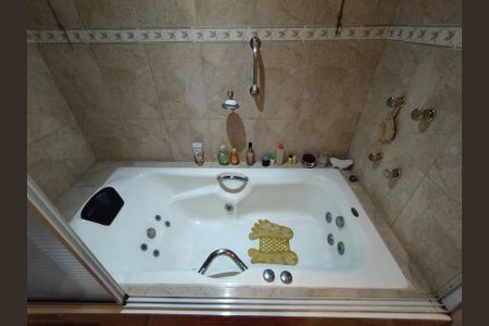 Apartamento à venda com 140m², 3 quartos e 1 vaga Apartamento à venda com 140m², 3 quartos e 1 vagaBanheiro da Suíte