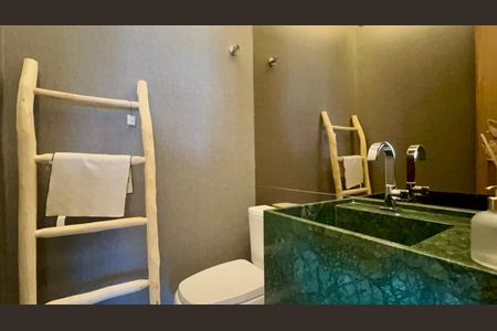 Apartamento à venda com 193m², 3 quartos e 3 vagasLavabo