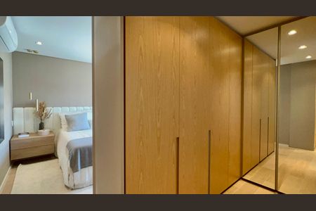 Apartamento à venda com 193m², 3 quartos e 3 vagasCloset da suíte 1