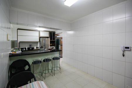 Casa à venda com 300m², 2 quartos e 2 vagasCopa