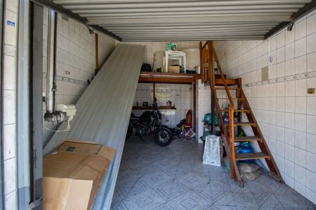 Casa à venda com 300m², 2 quartos e 2 vagasGaragem