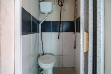 Casa à venda com 300m², 2 quartos e 2 vagasChurrasqueira - Lavabo