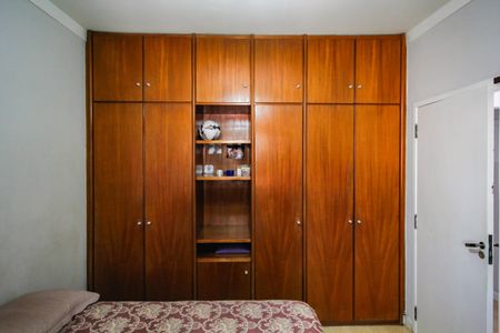 Casa à venda com 300m², 2 quartos e 2 vagasSuíte 1