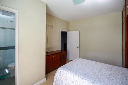 Casa à venda com 300m², 2 quartos e 2 vagasSuíte 2