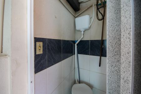 Casa à venda com 300m², 2 quartos e 2 vagasChurrasqueira - Lavabo