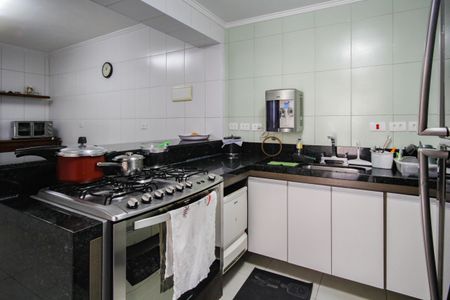 Casa à venda com 300m², 2 quartos e 2 vagasCozinha