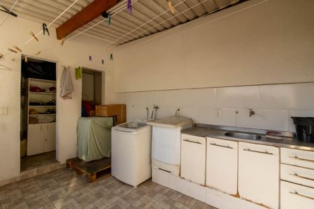 Casa à venda com 140m², 2 quartos e 1 vaga Casa à venda com 140m², 2 quartos e 1 vagaArea de Serviço