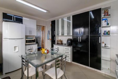 Casa à venda com 140m², 2 quartos e 1 vaga Casa à venda com 140m², 2 quartos e 1 vagaCozinha