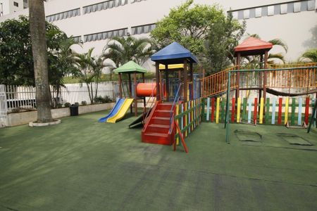 Apartamento à venda com 72m², 2 quartos e 1 vagaÁrea comum - Playground