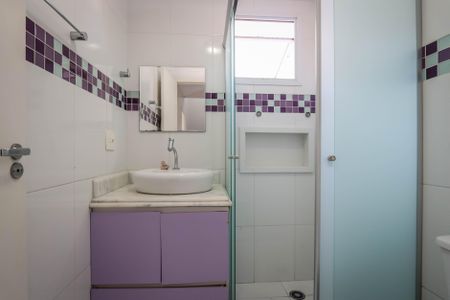 Casa de condomínio à venda com 127m², 3 quartos e 2 vagasBanheiro 