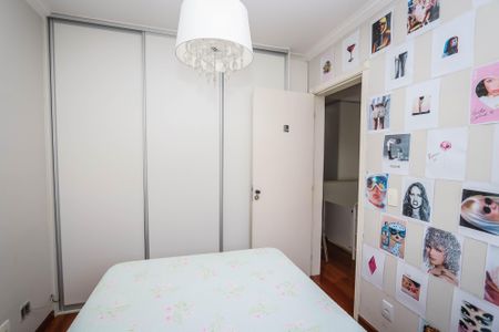 Casa de condomínio à venda com 127m², 3 quartos e 2 vagasQuarto 2